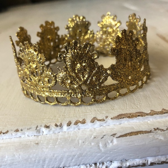 Newborn Crown Bundle - Picture 4 of 8